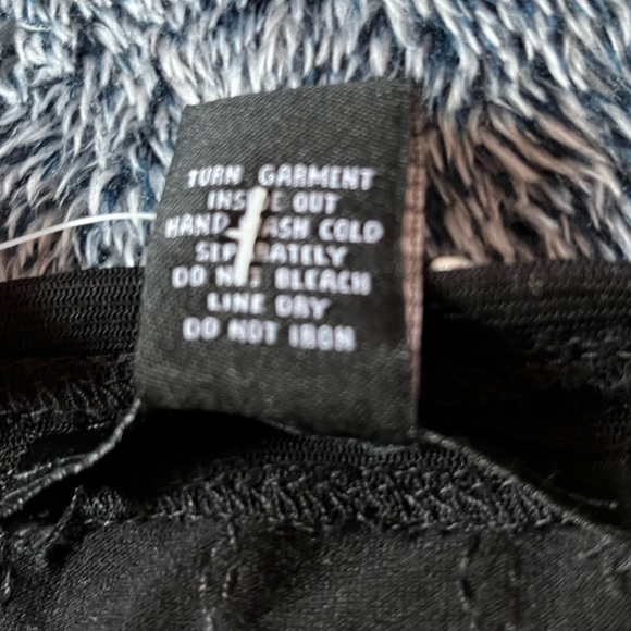 Black tunic top - Picture 10 of 11